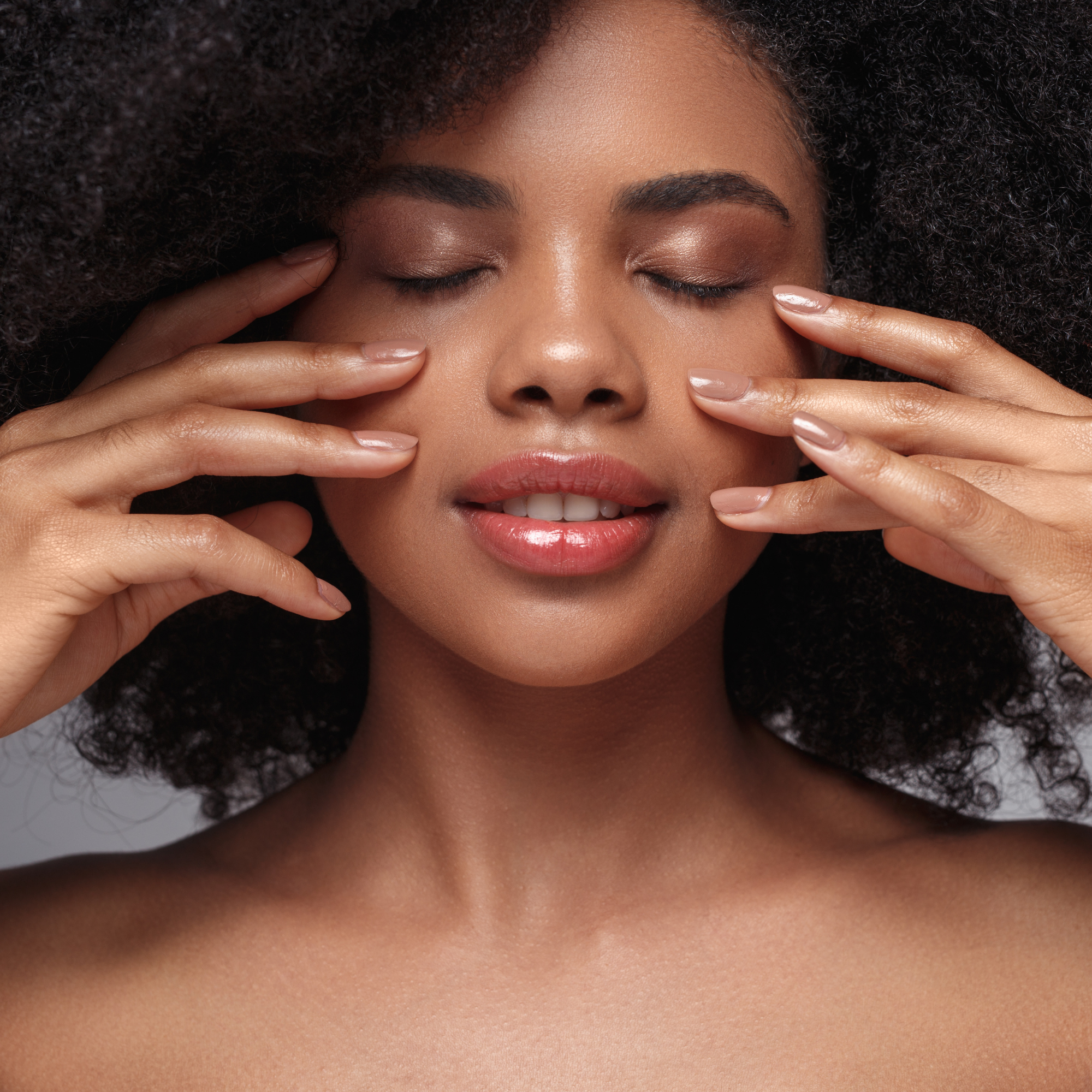 From Fine Lines to Firm Skin: The Role of Antioxidant-Rich Herbal Oils